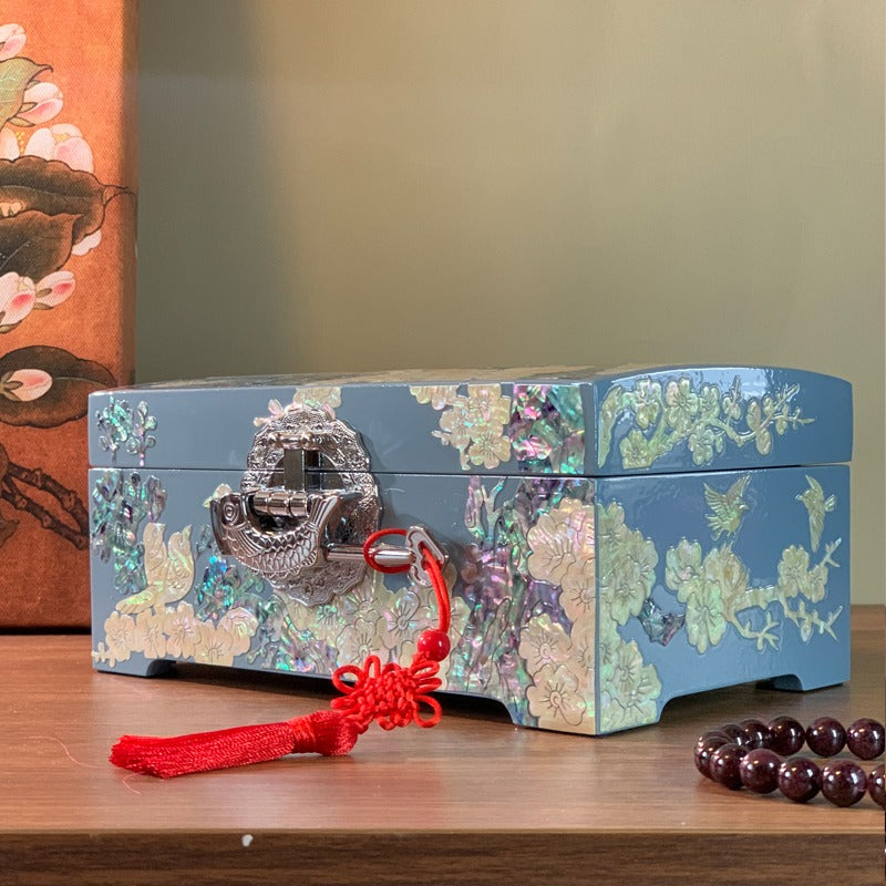 Exquisite Chinese Traditional Shell Carving Jewelry Set – Handcrafted Cultural Artifact