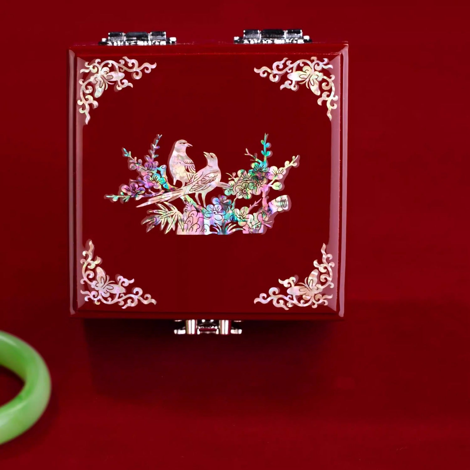 Exquisite Chinese Traditional Craft Jewelry Box – Handmade Lacquer Artifact
