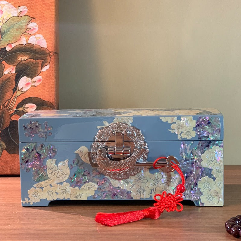 Exquisite Chinese Traditional Shell Carving Jewelry Set – Handcrafted Cultural Artifact