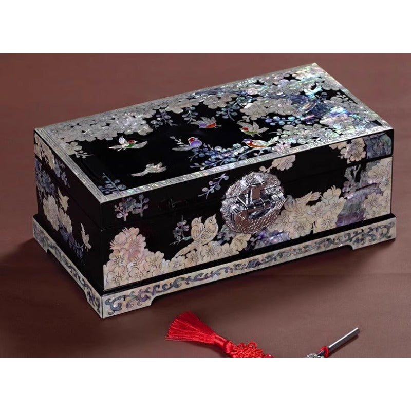 Exquisite Chinese Style Jewelry Box - Handcrafted Floral Lacquerware