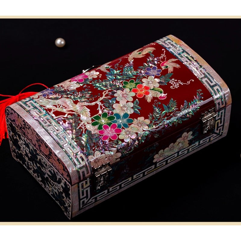 Exquisite Chinese Style Jewelry Box - Handcrafted Floral Lacquerware