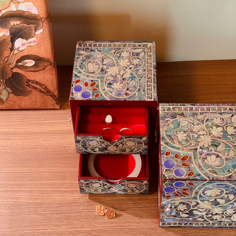 Exquisite Chinese Double Door Jewelry Box - Handcrafted Floral Storage Case