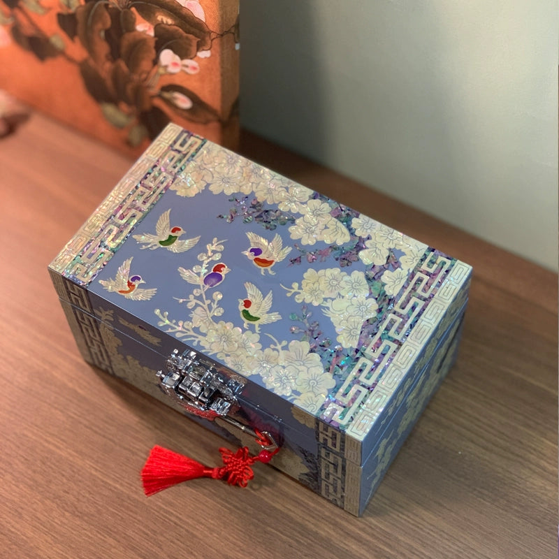 Exquisite Chinese Traditional Handcrafted Wooden Jewelry Box