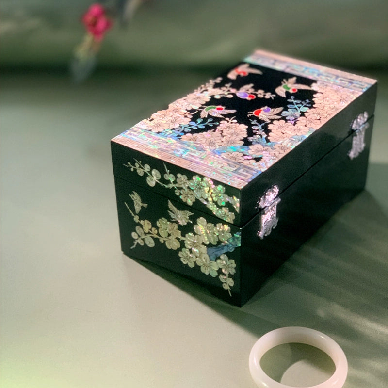 Exquisite Chinese Traditional Handcrafted Wooden Jewelry Box