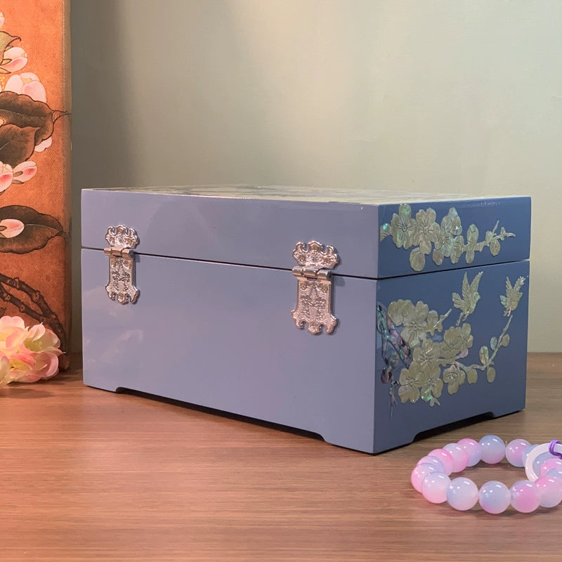 Exquisite Chinese Traditional Handcrafted Wooden Jewelry Box