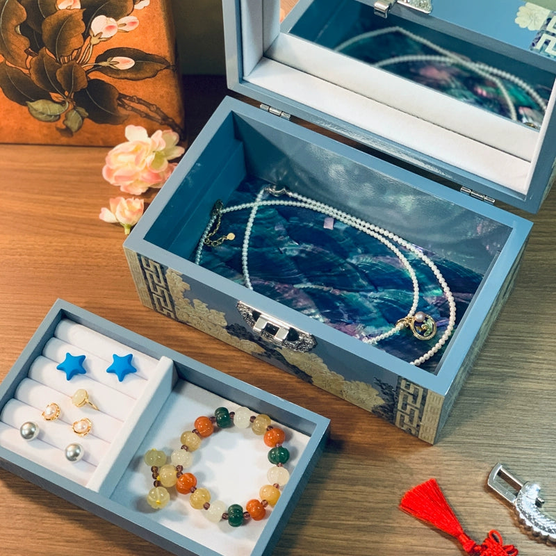 Exquisite Chinese-style Handcrafted Natural Shell Jewelry Box – Traditional Craftsmanship