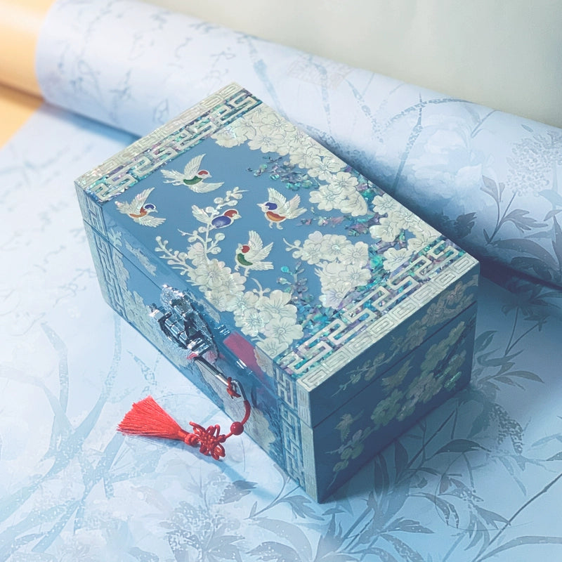 Exquisite Chinese Traditional Handcrafted Wooden Jewelry Box