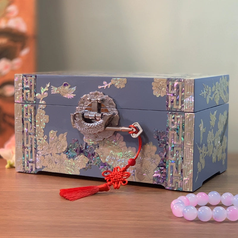 Exquisite Chinese Traditional Handcrafted Wooden Jewelry Box