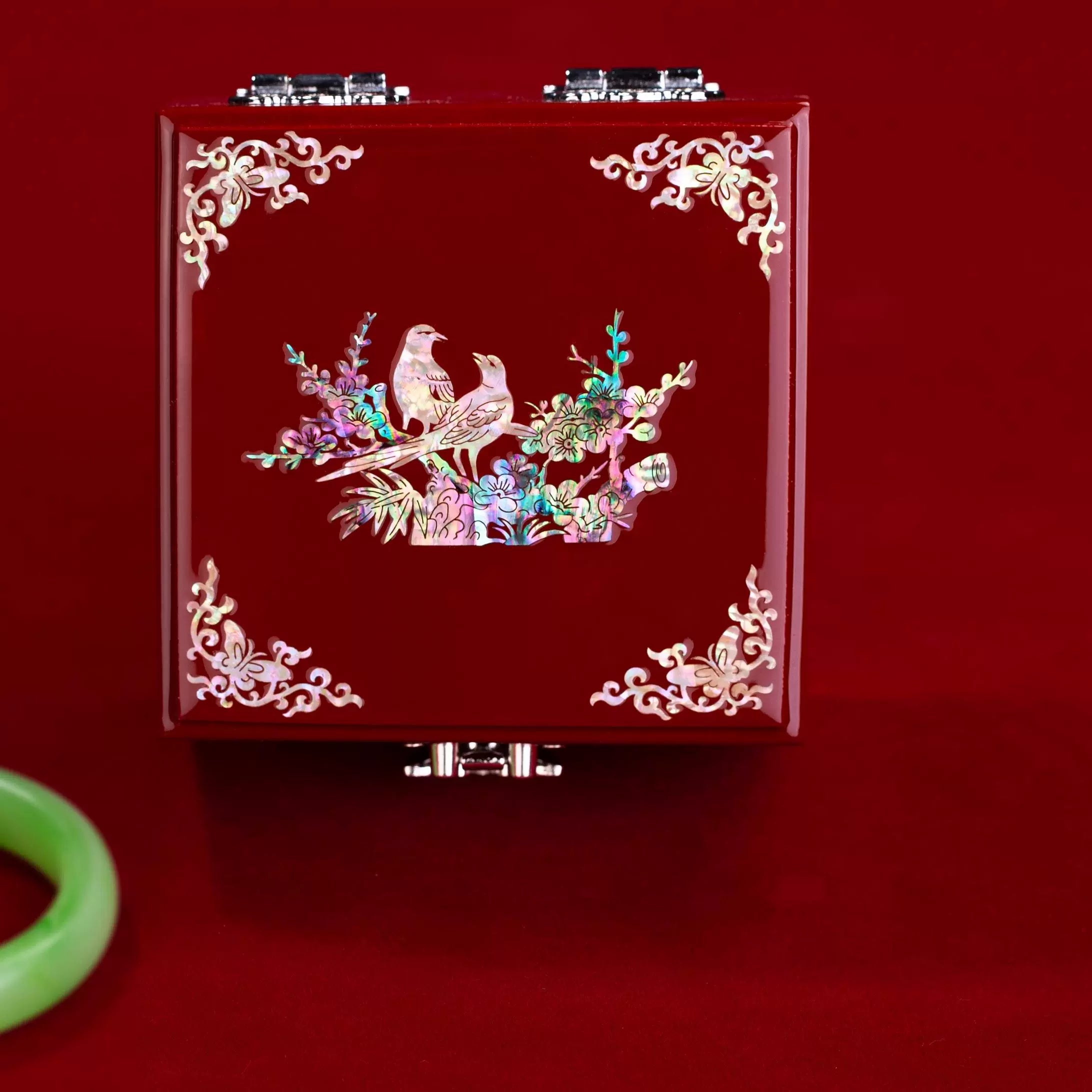 Exquisite Chinese Traditional Craft Jewelry Box – Handmade Lacquer Artifact