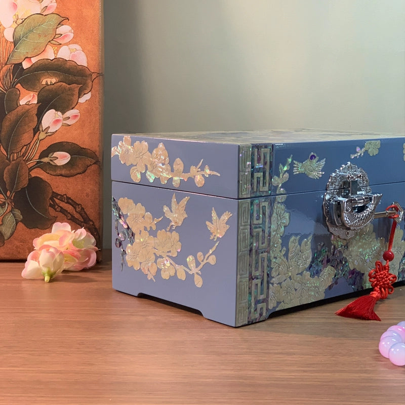 Exquisite Chinese Traditional Handcrafted Wooden Jewelry Box