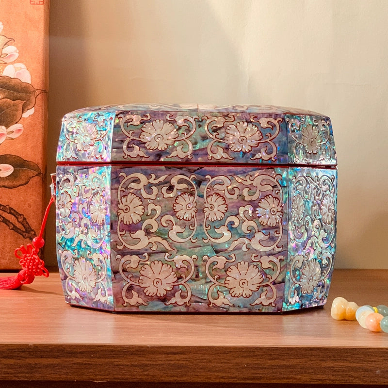 Exquisite Chinese Traditional Handcrafted Wooden Jewelry Box