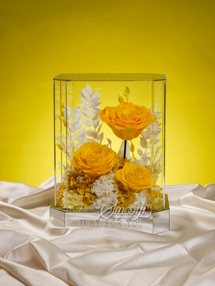 Floral Elegance – Luxury Preserved Flower Gift Box in Acrylic