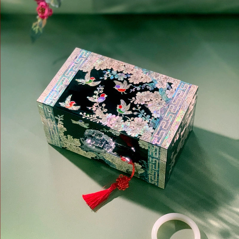 Exquisite Chinese Traditional Handcrafted Wooden Jewelry Box