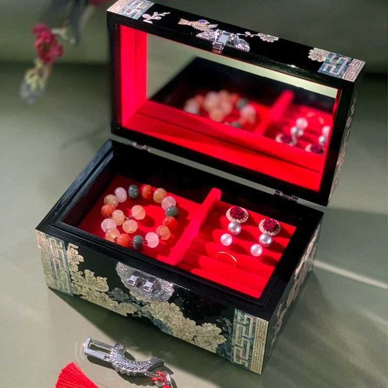 Exquisite Chinese Traditional Handcrafted Wooden Jewelry Box