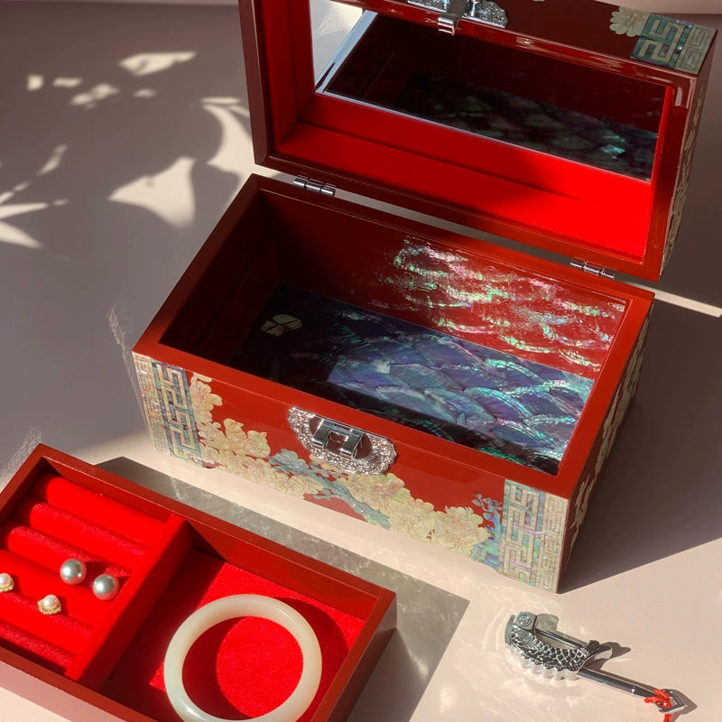 Exquisite Chinese-style Handcrafted Natural Shell Jewelry Box – Traditional Craftsmanship