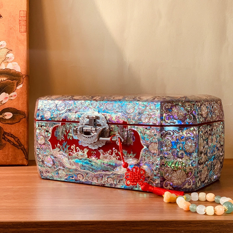 Exquisite Chinese Traditional Handcrafted Wooden Jewelry Box
