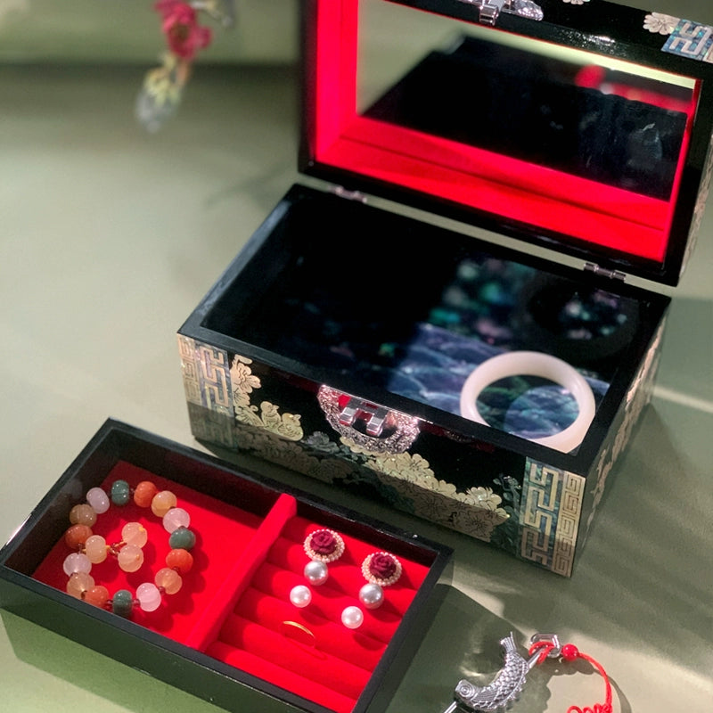 Exquisite Chinese Traditional Handcrafted Wooden Jewelry Box
