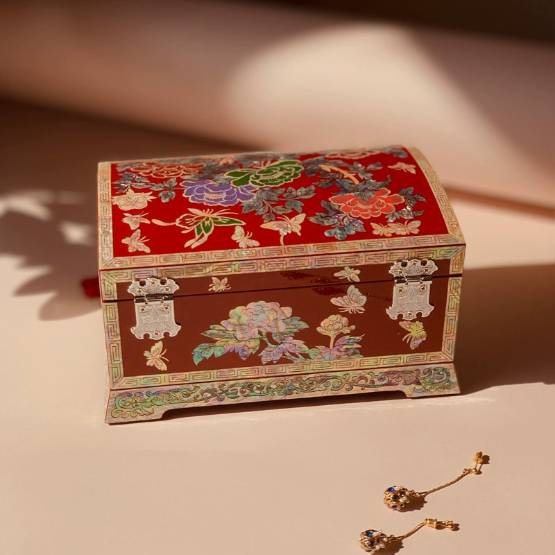 Exquisite Handcrafted Jewelry Box – Perfect Wedding Gift