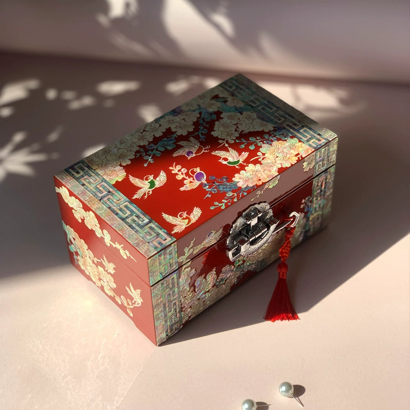 Exquisite Chinese-style Handcrafted Natural Shell Jewelry Box – Traditional Craftsmanship