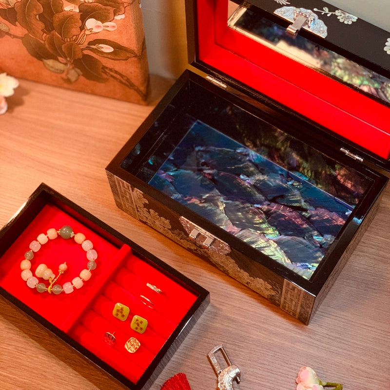 Exquisite Chinese Traditional Handcrafted Wooden Jewelry Box