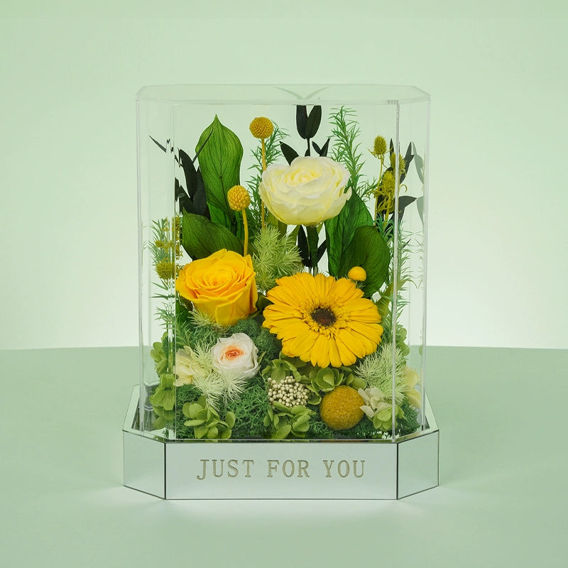 Floral Elegance – Luxury Preserved Flower Gift Box in Acrylic