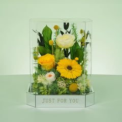Floral Elegance – Luxury Preserved Flower Gift Box in Acrylic