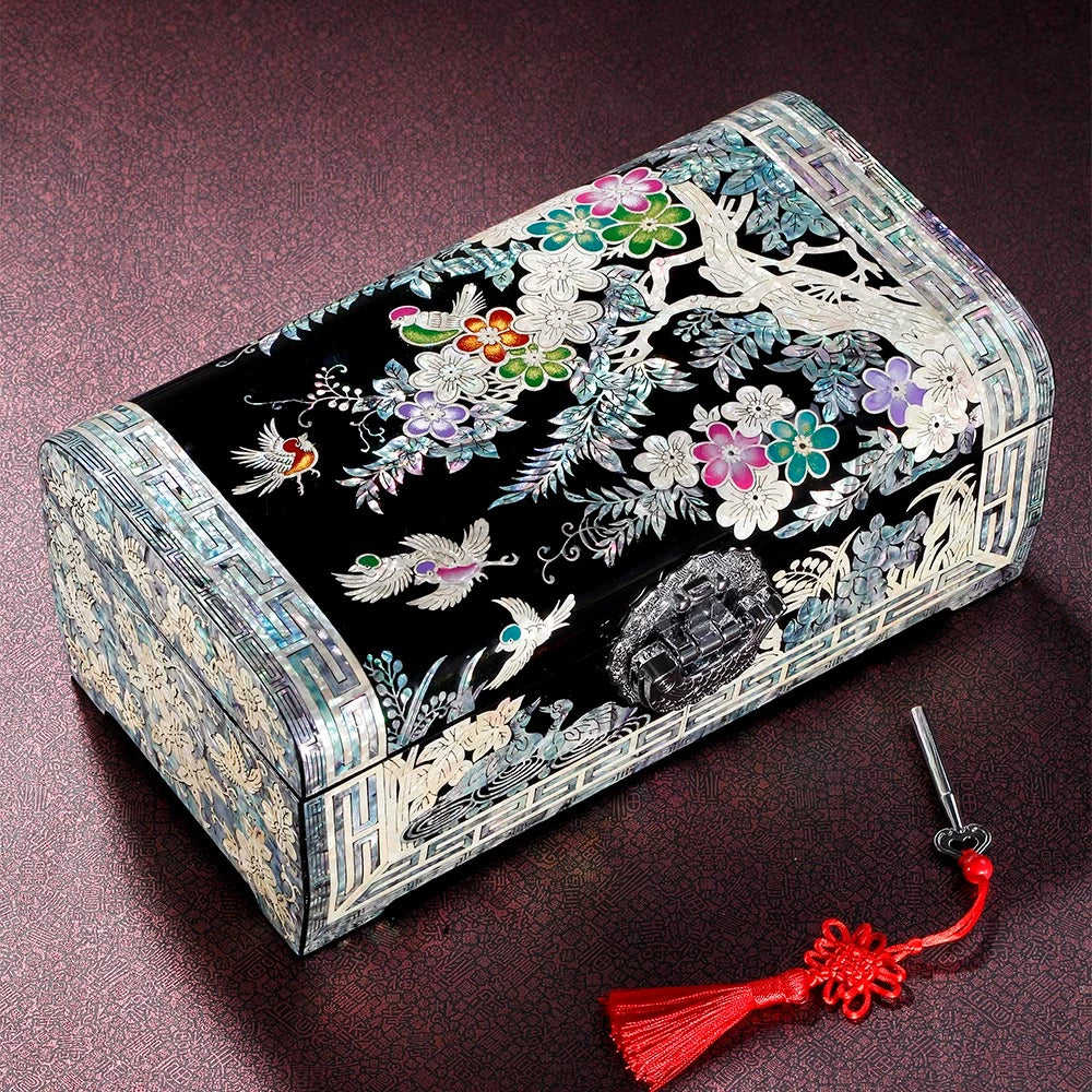 Exquisite Chinese Style Jewelry Box - Handcrafted Floral Lacquerware