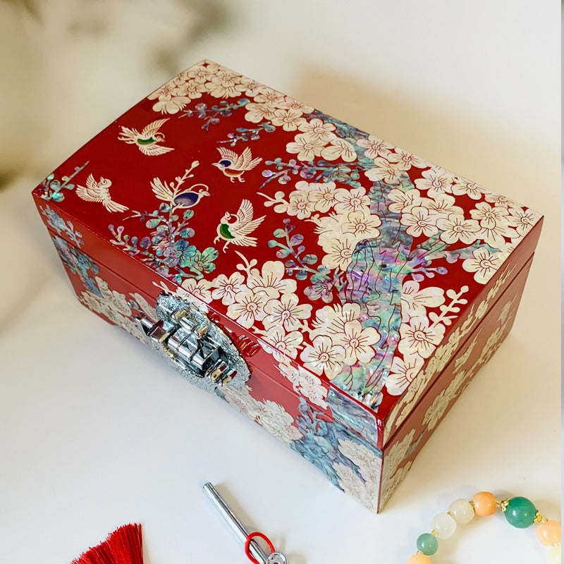 Exquisite Chinese Traditional Shell Carving Jewelry Set – Handcrafted Cultural Artifact